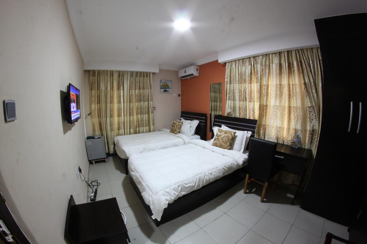Celia'S Suites Abeokuta Exterior photo